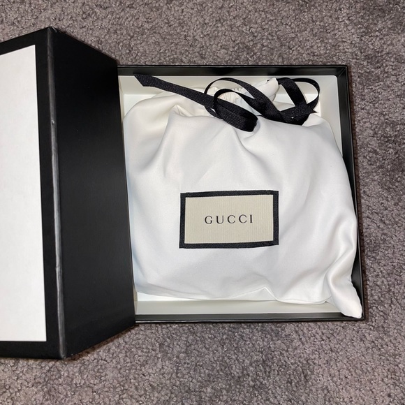 (GUCCI) GG MARMONT MINI BAG - Picture 1 of 7
